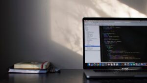 SOLID DESIGN PRINCIPLES IN SOFTWARE DEVELOPMENT